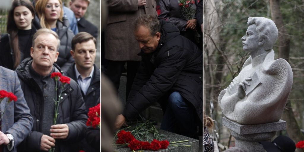 Александр Шатько у могилы белорусского поэта Максима Богдановича в Крыму